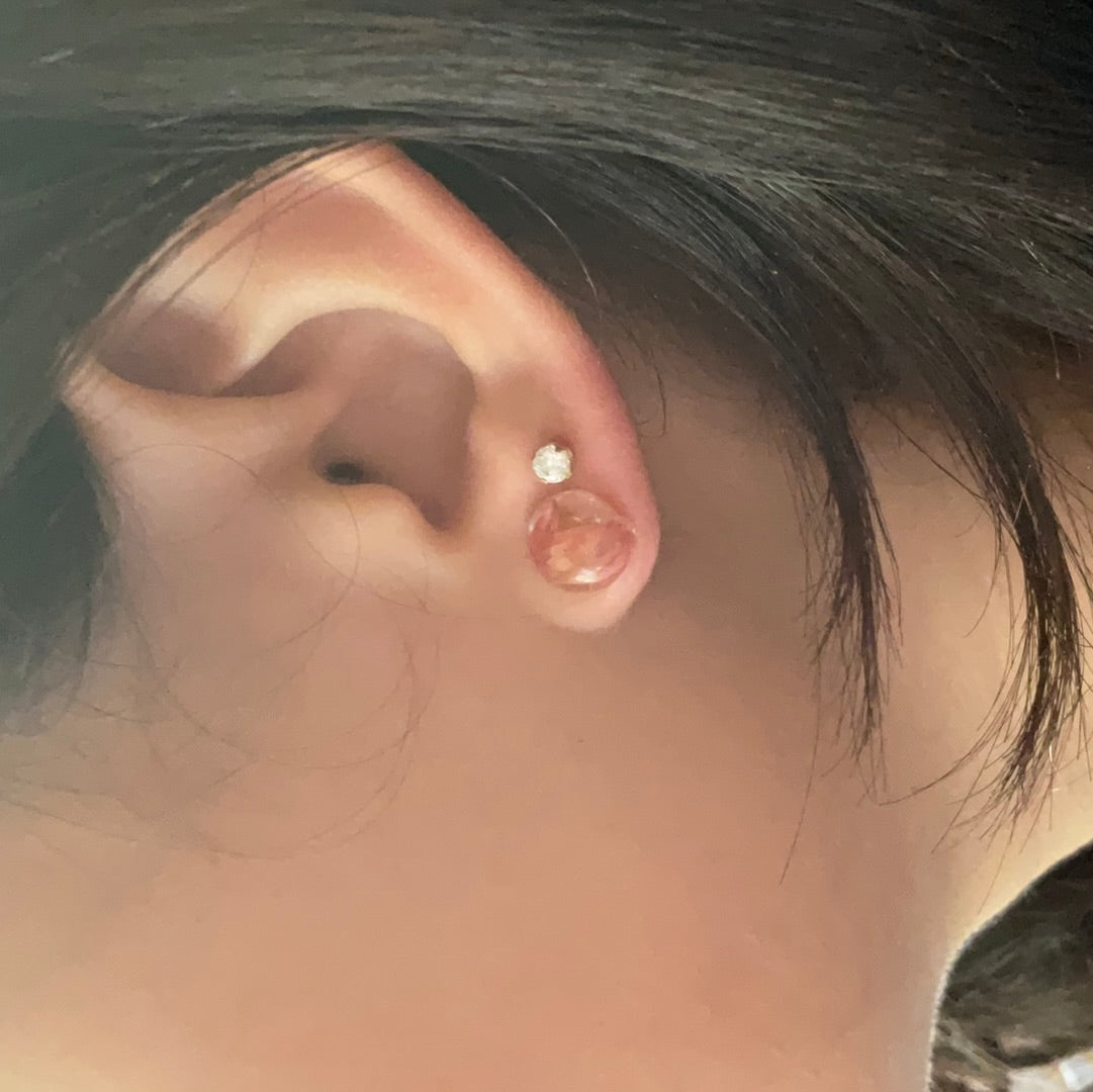 Yellow resin studs